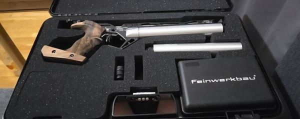Fwb p8x M-kahvalla
